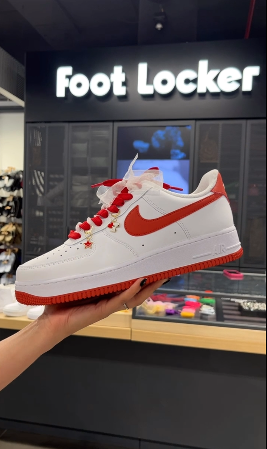MOREIARTY live at Foot Locker activation